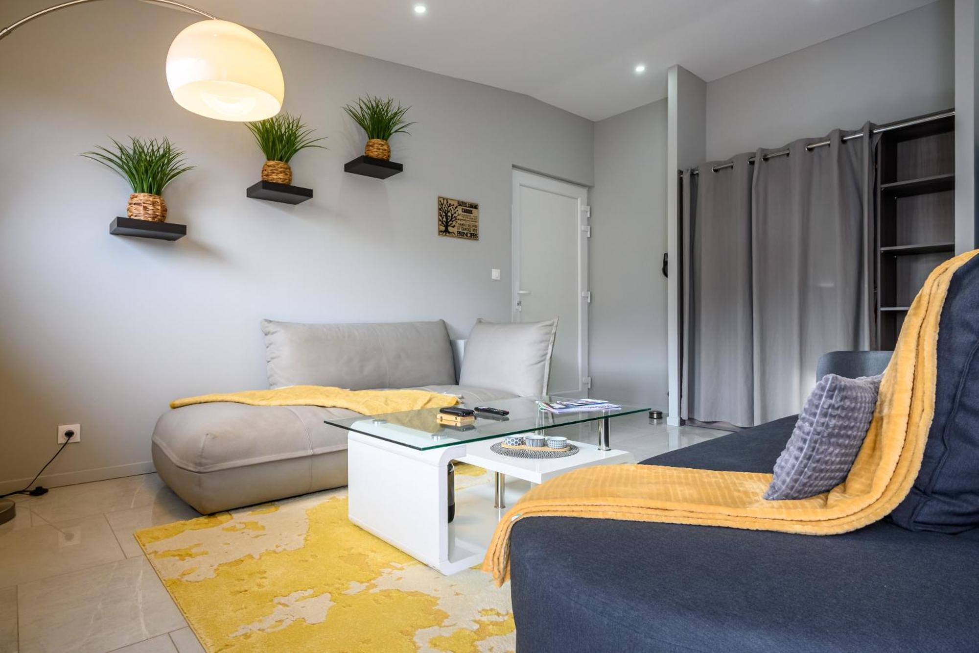 Apartamento Le Charles Montbéliard Exterior foto